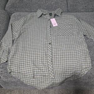 Wild Fable Green and White Casual Button Down Shirt